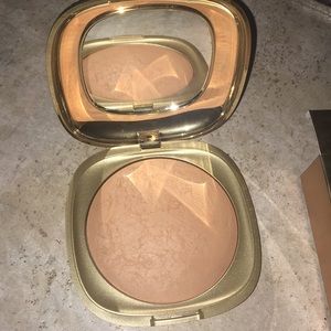 Bronzer